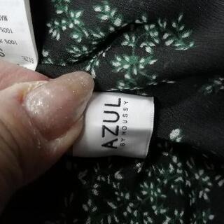 AZULbyMOUSSYブラウスSの画像