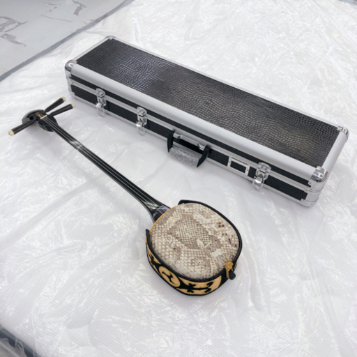 沖縄三線とハードケースのセット 沖縄三線とハードケースのセット 沖縄三線とハードケースの