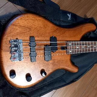 YAMAHA　ベース　ウッディ