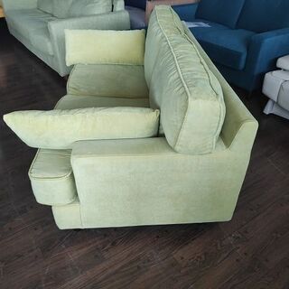 グリーン布張り　２人掛けソファー『良品中古、皺多め』【リサイクルショップサルフ】の画像
