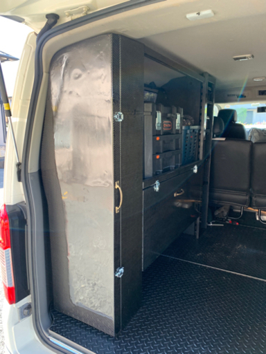 キャラバン NV350 棚、フロアパネル