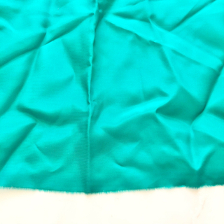 【ネット決済・配送】クリスマス　テーブルランナー　緑　グリーン　シルク　無地　布　テーブルクロス　テーブルセンター Table runner green silk の画像