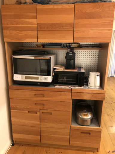 受付終了間近！値下げしました！unico 食器棚