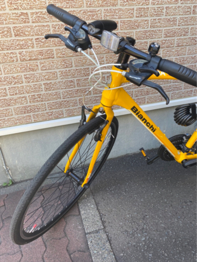 自転車　クロスバイク　BIANCHI ビアンキ　ライト・鍵付き