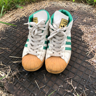 adidas プロモデルの画像