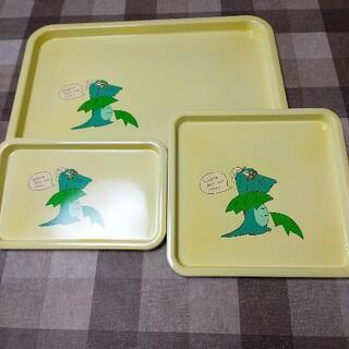プラスチック製トレー３点の画像