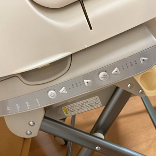 コンビ　電動ハイローチェアの画像