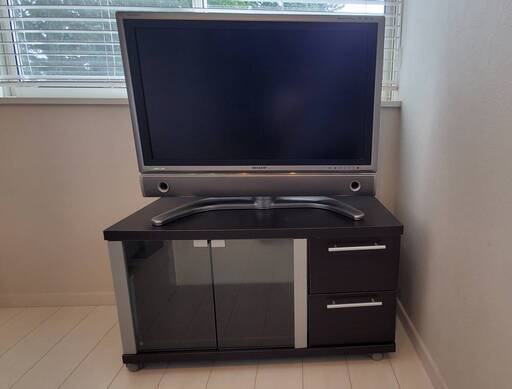(値下げ)シャープの３２インチ液晶テレビとテレビ台のセット