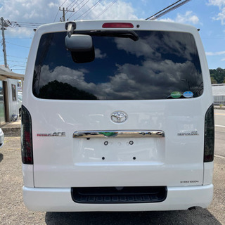 トヨタ　ハイエースH 28年度パールホワイトの画像