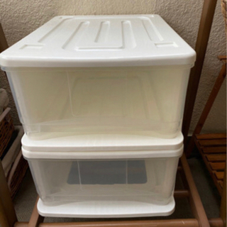 衣装ケース２つ