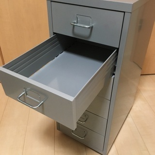 【IKEA  HELMEL 引き出し キャスター付き】の画像