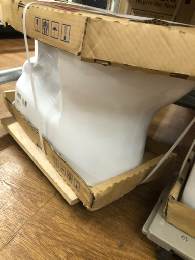 TOTO 便器・タンクセット　未使用品　床排水【店頭取引限定】【未使用品】早い者勝ち！