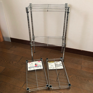 ダイソージョイントラック用棚の、棚2つと固定部品のみ