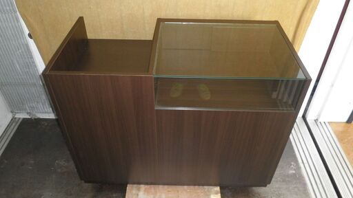 k436☆レジカウンター☆ガラスショーケース付（カギ付）☆幅1200㎜☆コンセント付☆近隣配達、設置可能