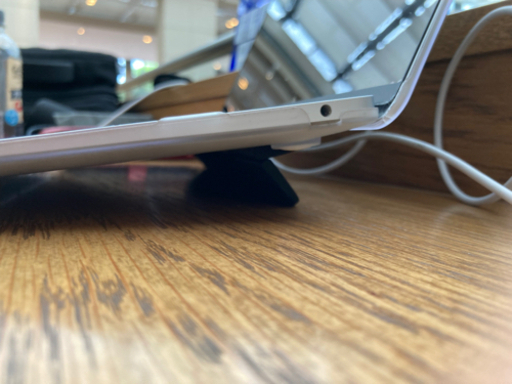 最新MacBookAir2020M1メモリ8GB256GBSSDアクセサリー付き