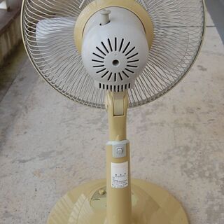 30cmリビング扇風機 AIRMATE KF-301V 5枚羽根/3時間タイマー 型は古いですが動作良好 大田区で手渡し限定！（発送しません）の画像