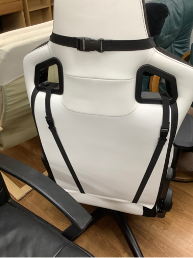 noblechairs ゲーミングチェア 売ります！！