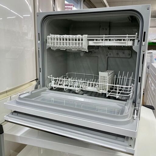 美品 【 Panasonic 】パナソニック ナノイー X 搭載の卓上型 食器洗い乾燥機 洗浄後は食器を清潔に保管 食洗器 保証付 NP-TZ100