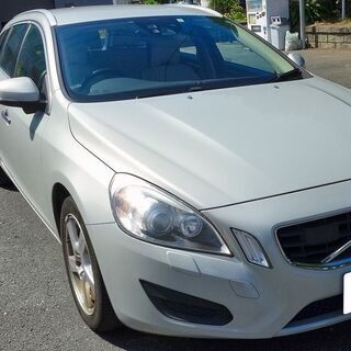 ボルボ Ｖ60 ドライブe 1.6ターボ 検査R5年3月 プッシ...