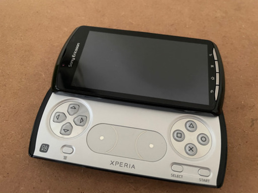 11月最終値引き【希少品】xperia play so-01d docomo 箱説明書付