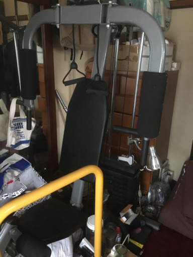 急遽　2.3日中に引取可能な方　筋トレマシーン