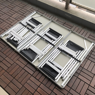 【交渉中】アウトドアテーブル チェア6脚付きの画像