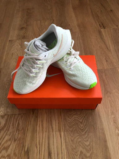NIKE ランニングシューズ　レディース