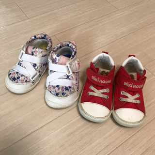 抱っこ紐、スニーカー2足(13.5cm)