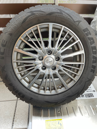 スタッドレス　4本ホイールセット　2019年8月製