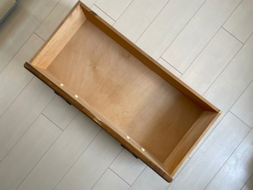 籐で作られてるタンス！(写真右側)