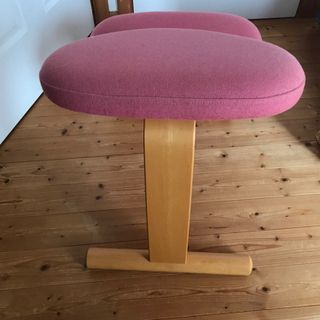 バランスチェア　学習椅子　Rybo  人間工学　姿勢矯正の画像