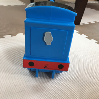 トーマスのお菓子入れの画像