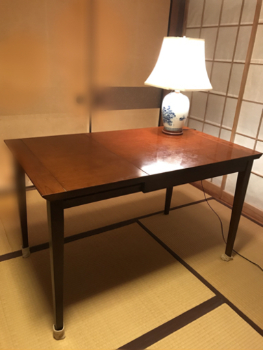 伸縮出来るテーブル　大塚家具で購入