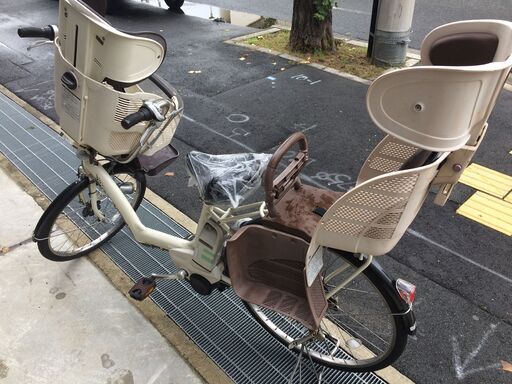 地域限定送料無料　ブリヂストン　アンジェリーノ　三人乗り　新基準　白　ギュット　キッス　神戸市　電動自転車　