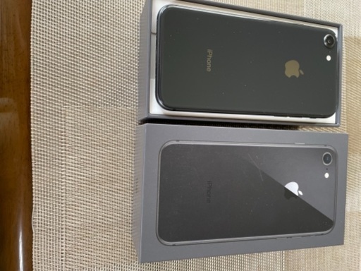 iPhone８　スペースグレー　64ギガ