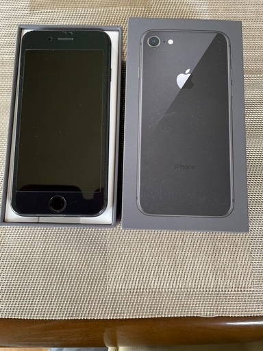 iPhone８　スペースグレー　64ギガ