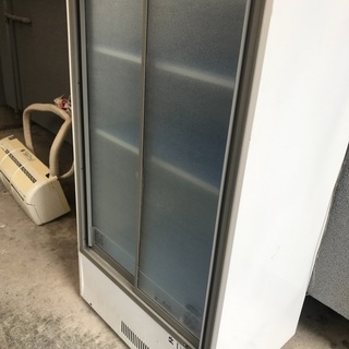 再出品、業務用冷蔵庫(写真見てください)