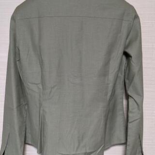 ＥＬＬEエルのかっちりめグリーンシャツの画像