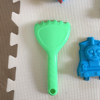 値下げ　トーマス砂遊びセット+おまけ付きの画像