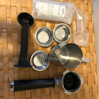 デロンギ デディカ エスプレッソ カプチーノメーカー （メタルシルバー）