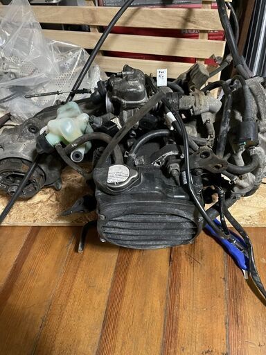 ホンダ・ズーマーエンジンともう一基（キャブ・エアクリ、マフラー付き）