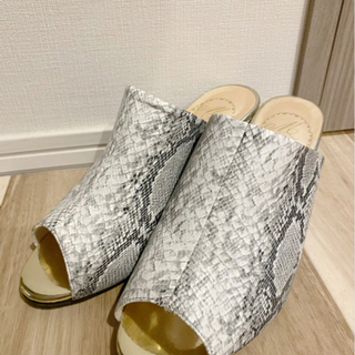 パイソン柄　サンダル　　Mサイズ