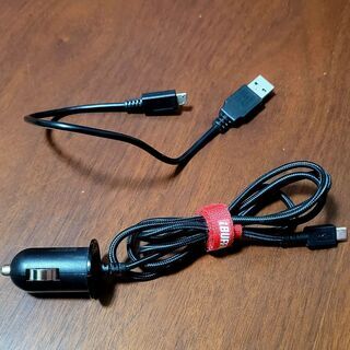 おまけ付き BUFFALO カーチャージャー 2.4A microUSBケーブル1m 急速充電 高耐久ファブリックケーブル BSMPS2403BC1BKの画像