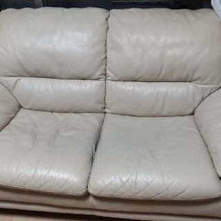 ソファー譲ります