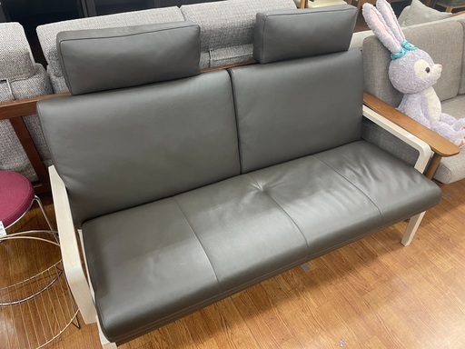 カリモク　2人掛けソファ　ヘッドレスト付　UW45 参考価格25万