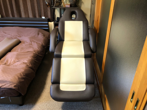 エステベット　マッサージベット2台あります。