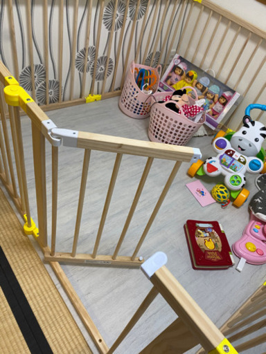 KoiHouse たためる木製　ベビーサークル　160X160X70cm ８枚セット ナチュラル 形組み換え可能 長方形 正方形 Ｌ型