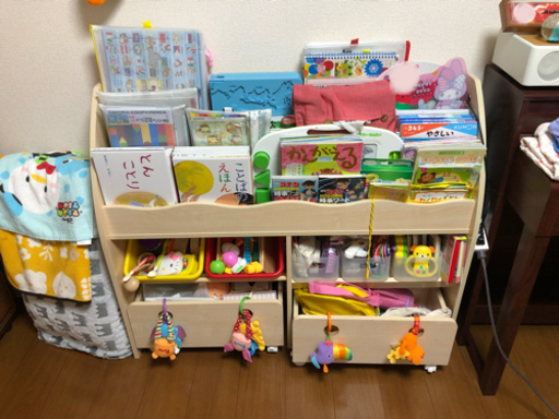 美品です☆絵本棚