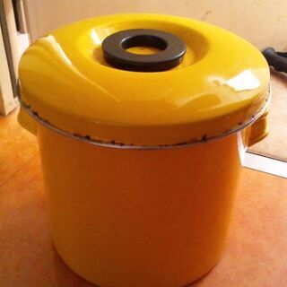 ほうろうの容器