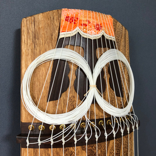 お取引中です】箏 琴 13弦 和楽器（楽譜等付属品つき/琴柱